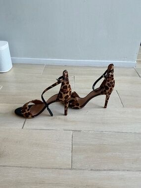 Joie Jaclyn Leopard Calf Hair Ankle Strap Heels 39.5 W/box